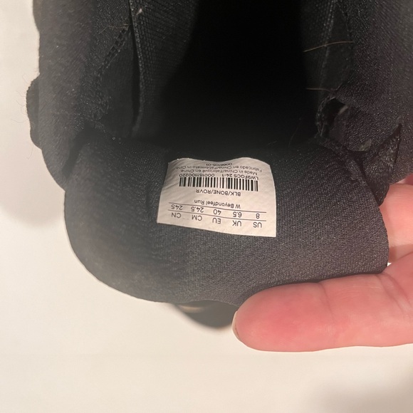 Lululemon Beyond Feel running shoe - Picture 2 of 5